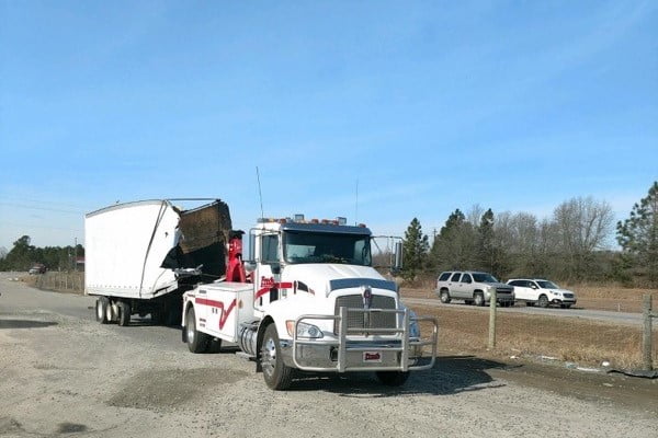 Fred's Towing And Transport (06)